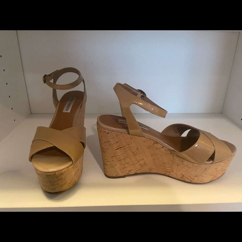 Steve Madden Nude Flatform